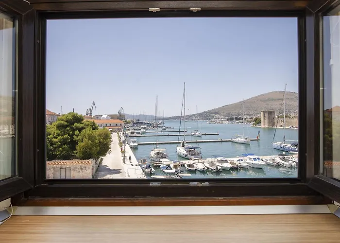 Apartamento Lucica-3 By Interhome