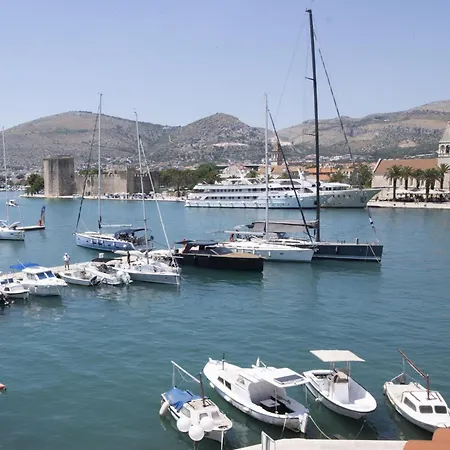 Lucica-3 By Interhome * 트로기르