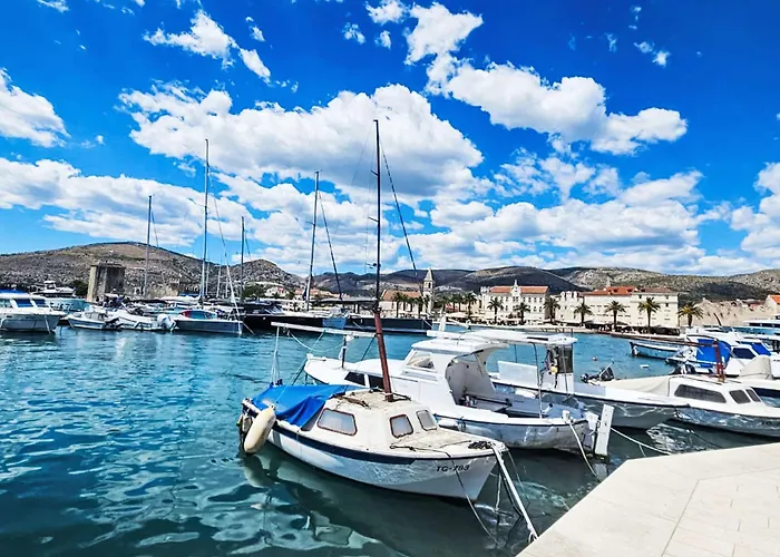 Lucica-3 By Interhome